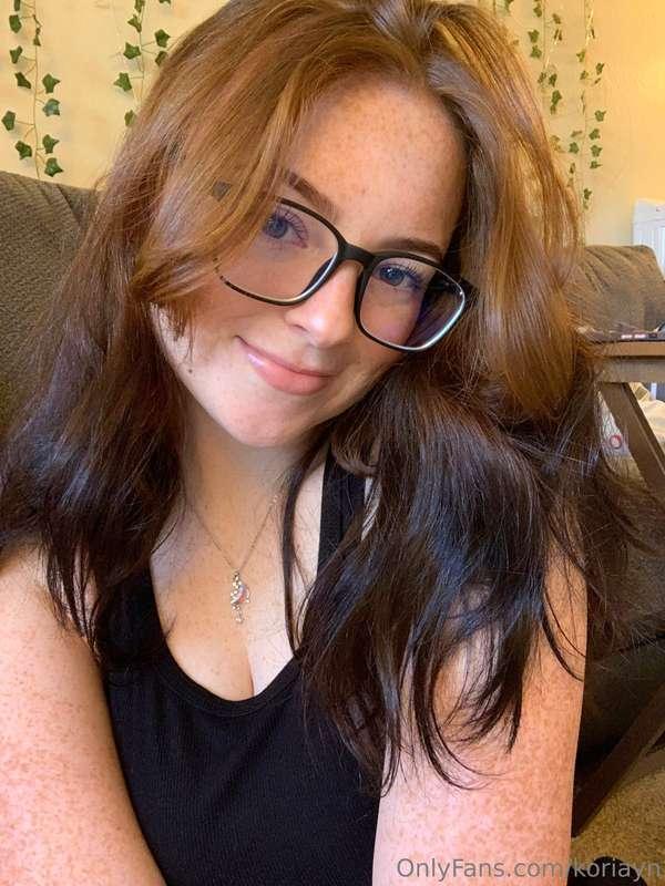 Here’s your daily dose of your flirty neighbor 🤭😉