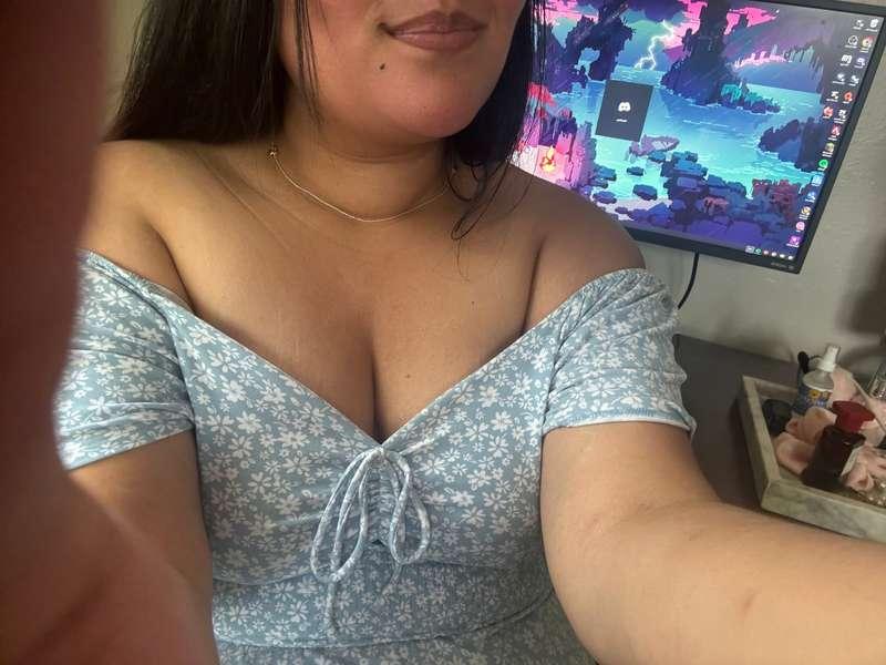wanna play a game with me :3?