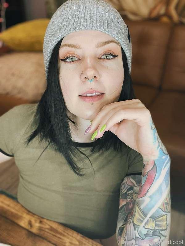 What color are my eyes? Help! I can’t tell! 👀
