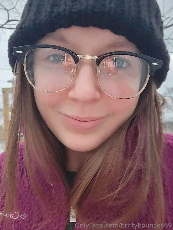 Outside feeding the birds and the geese looked so cute 😍 ❤️🥶