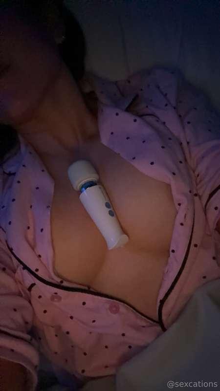Goodnight 😘I was working on sending over the special treat I..
