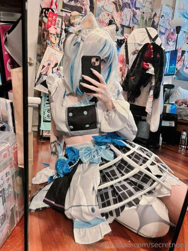 A few cute and lewd Gura photos ❤️