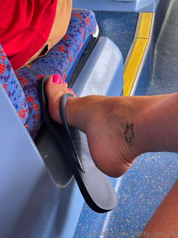 😈