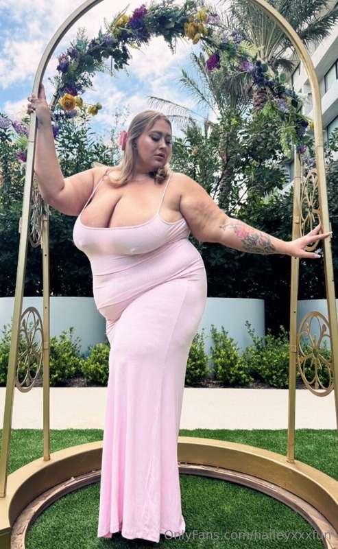 Have you heard of the hottest Amazon? 5’9” 350# stunner @fre..