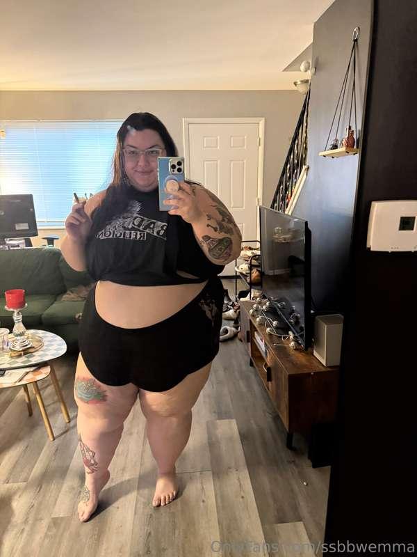 My belly hang is so sexy, wouldn’t you agree??