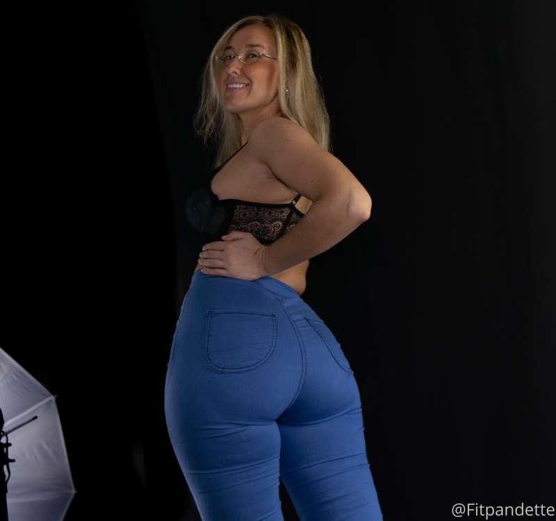 Hot blue pants💙