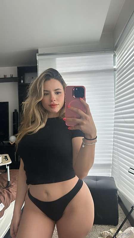 Could you undress me with your mouth baby? 😍🥵🤤