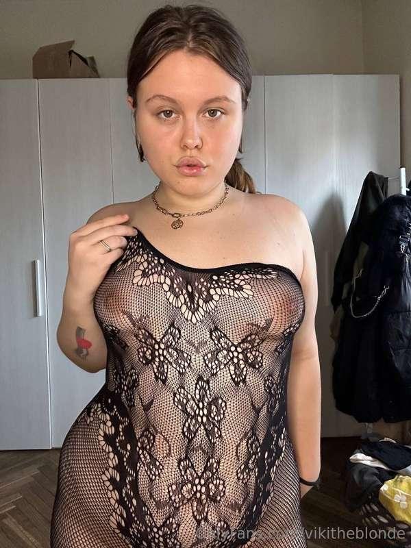 ❤️🍭HORNY 18 YEAR OLD @vla_di  Let her into your life 😏 

👅 🔞..