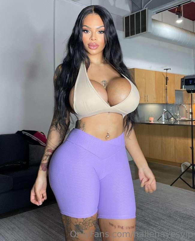 hallehayesvip main image