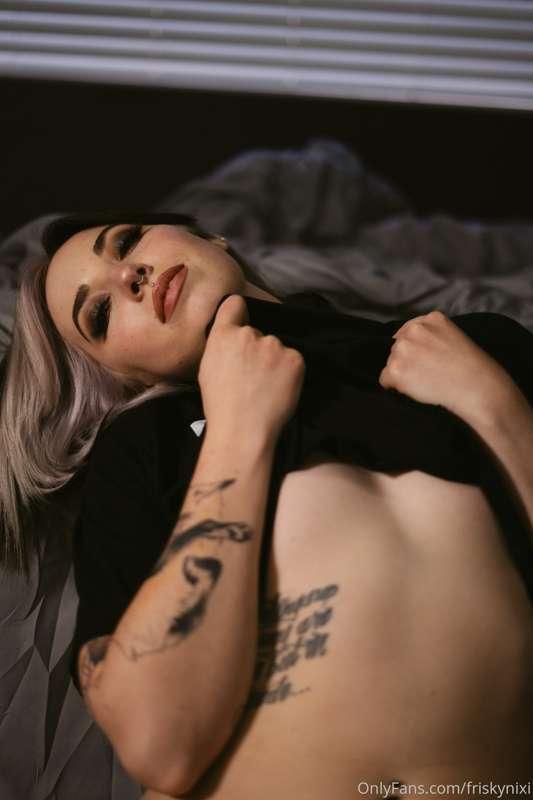 Take off my clothes, slowly, feel my skin with your tongue.