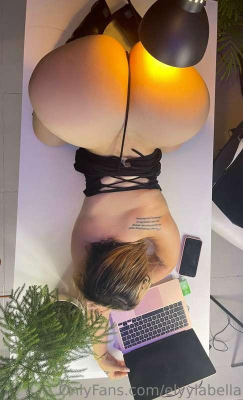 I wanna sext with you rn daddy im horny 🤤🤤🍑🍑