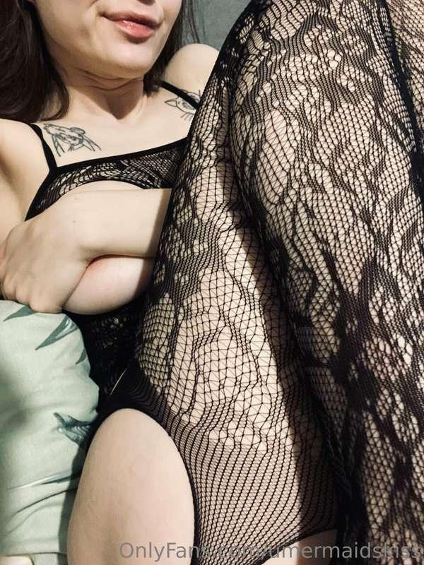 I almost forgot to show you this hot as fuck outfit! 😵
