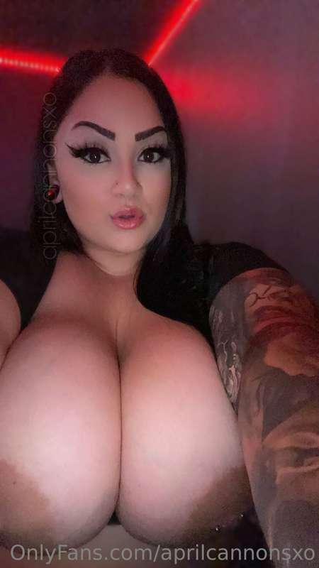 Can I have a kiss? 🙈