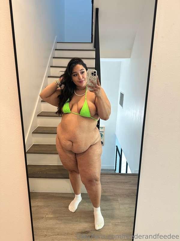 I swear string bikinis look better on fat chicks 