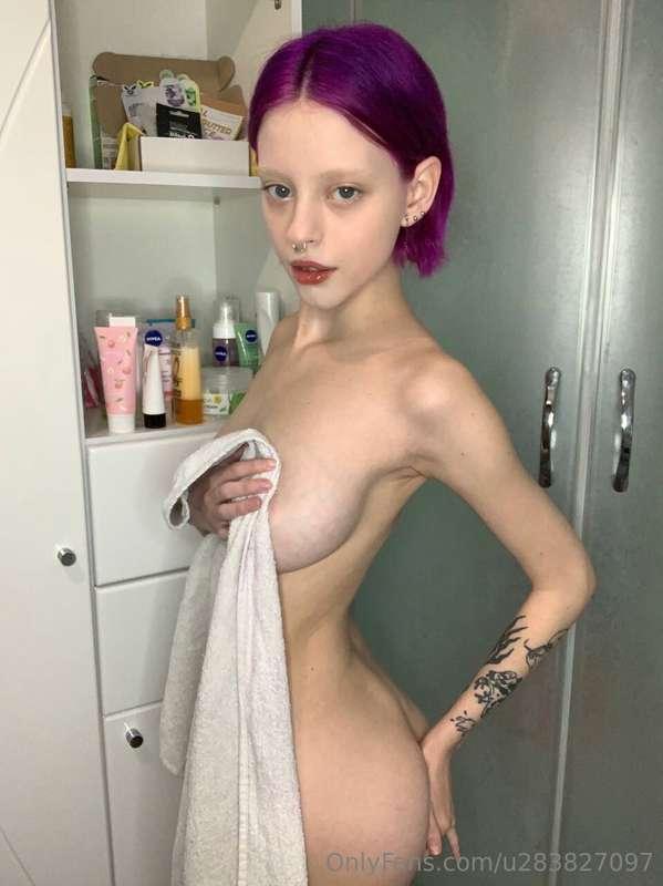 Baby💋, how about taking a shower with me😈? But you're gonna ..
