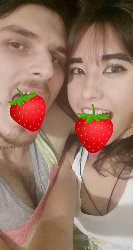 Tongue Comparsion 

#fyp
#rofdeenyt #sexy #fetish
#girl #girlfriend
#tongue #longtongue #bigtongue #tonguefetish 
#makeup
#tyneedfor 
#boy #boyfriend
#couple

@tyneedfor
