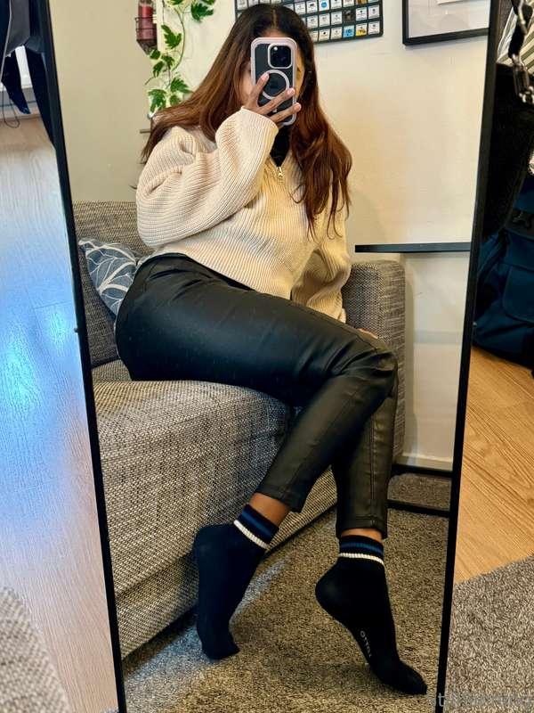 Everything is better in leather pants and black socks 😈🖤