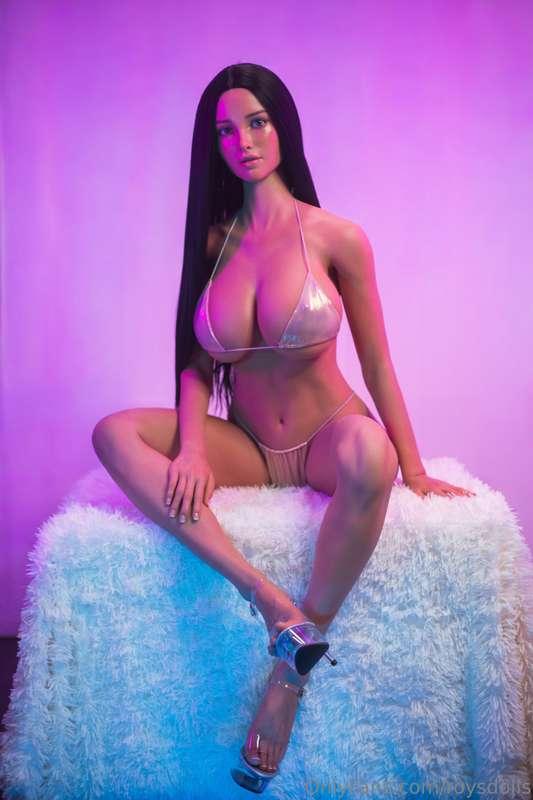 Just enough of Louisa to leave you wanting more💕What do you ..