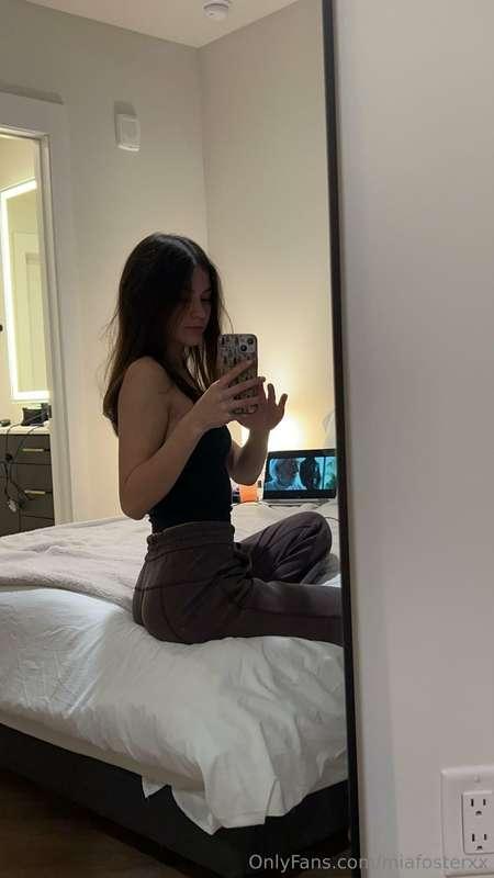 Just me showing off my slim sexy body 👅