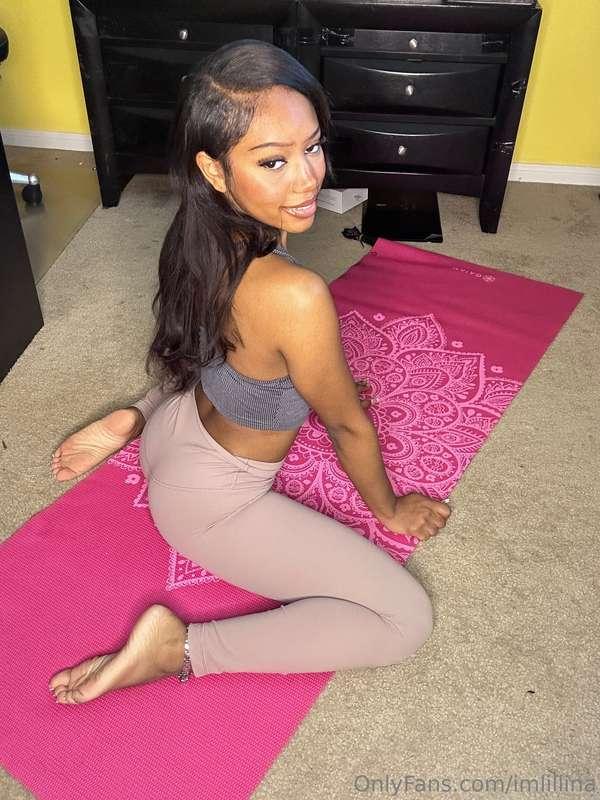 I wanna straddle on you like this 😉