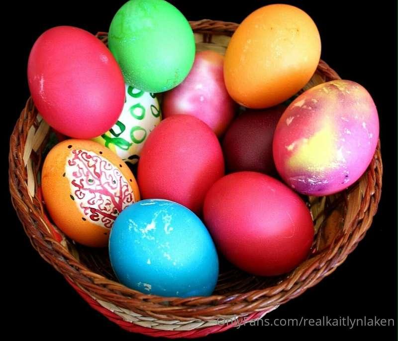 Happy Easter 🐣 I’ll be sending you four hidden eggs! They’re..