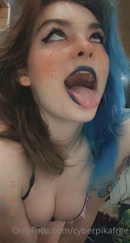 FYI I’m bringing back my iconic hair color look soon!!!! I c..
