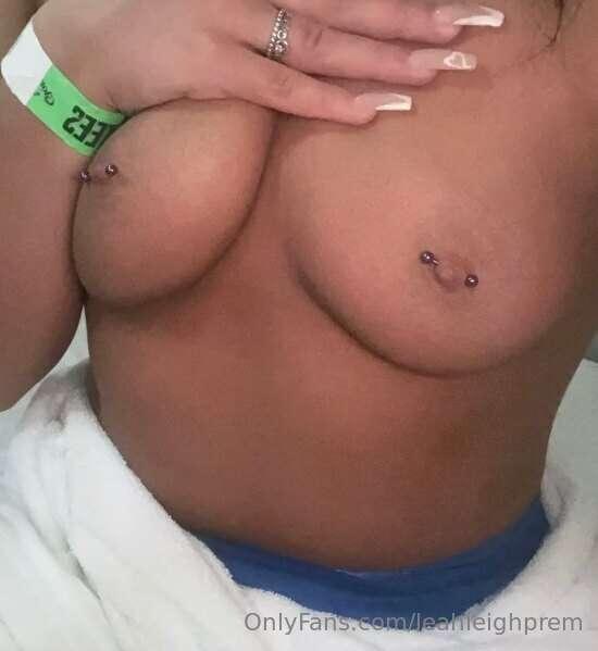 who wants to suck on my pierced titties🤤