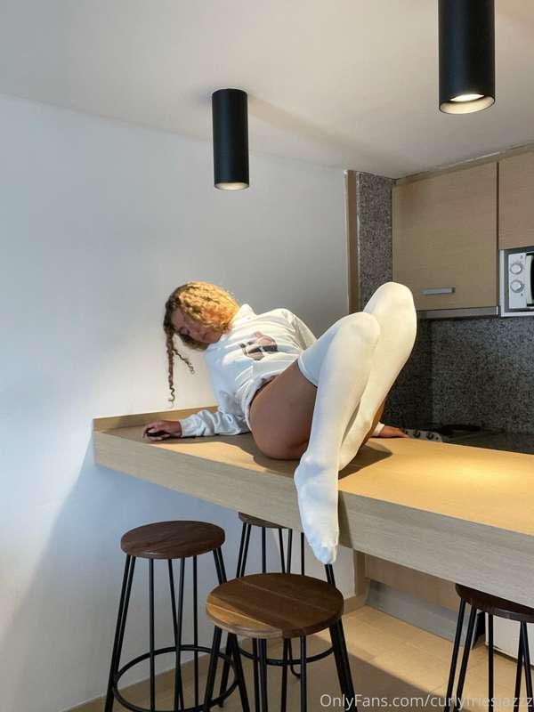 Watch me get freaky on the counter 😻 Purchase to see the res..