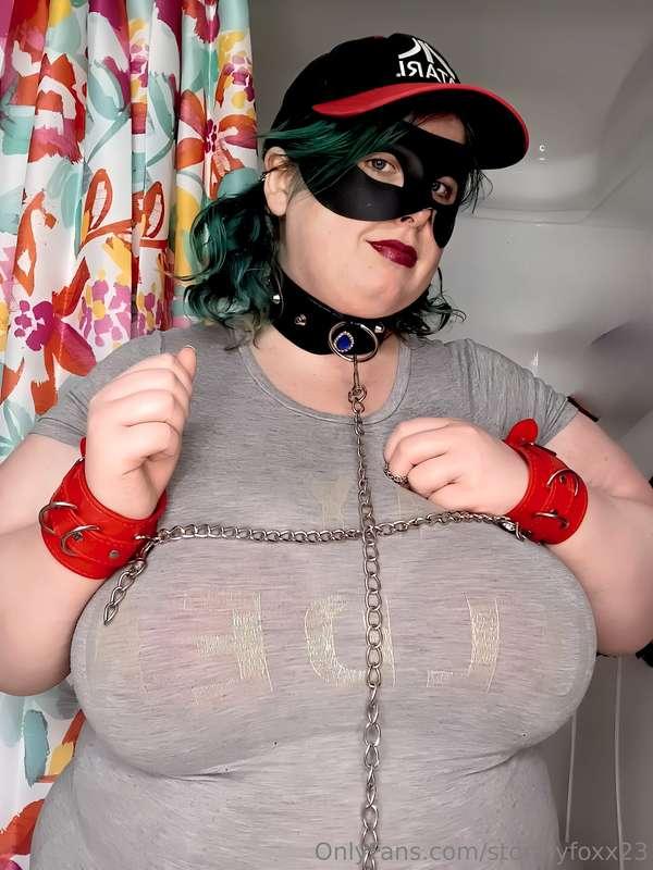 Definitely would love to get into more bondage. Would be eve..