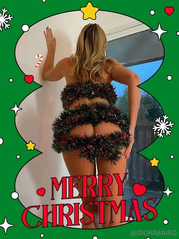 This is my impression of a Christmas tree.🎄You’re welcome 😜