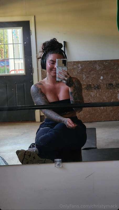 Early morning, getting shit done 💪🏼