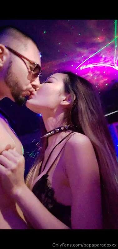 papaparadoxxx image #0