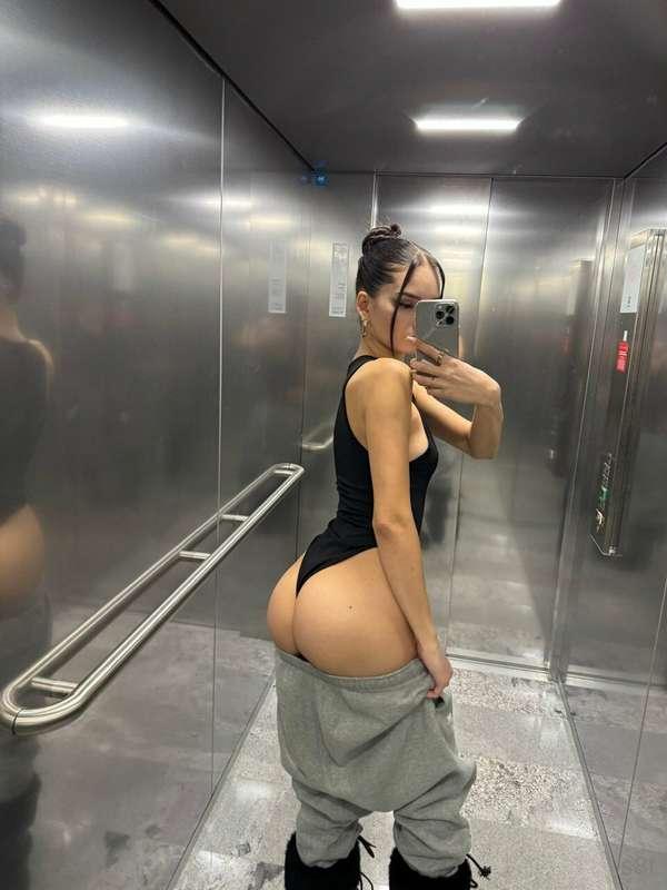 Hope the elevator doesnt open!