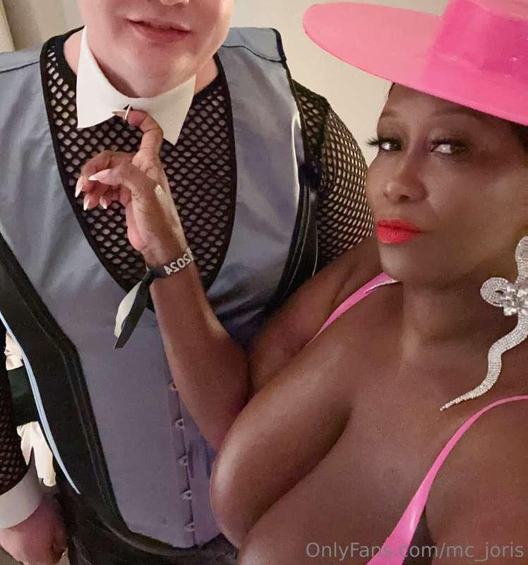 Mistress @madam___caramel and I ready for the German Fetish ..