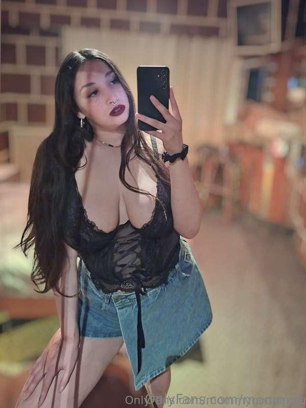 On my knees… where I belong or where you put me?👠