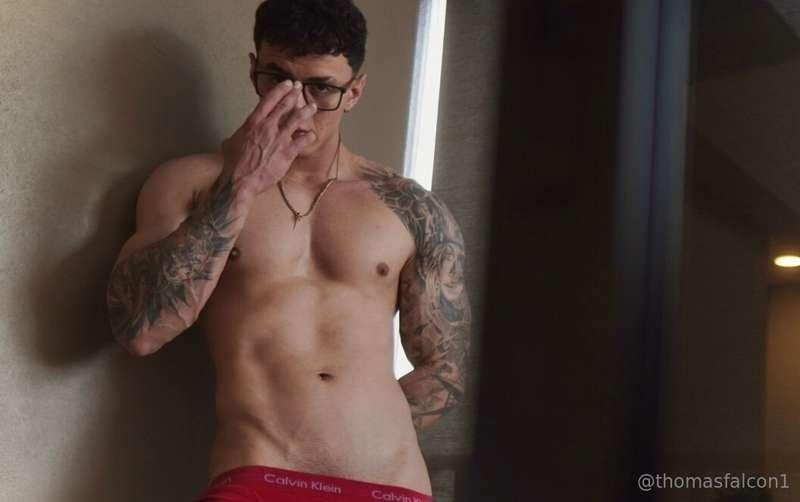 Do you want to come and distract me? 🤓🥵