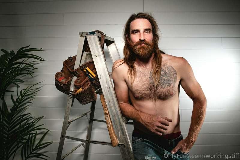 Contractor for hire. Good at Dicktating and dick-taking, wha..