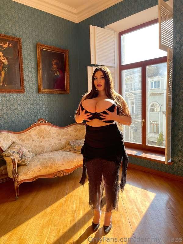 Hmm. Do you deserve to let me touch you instead of my hands ..