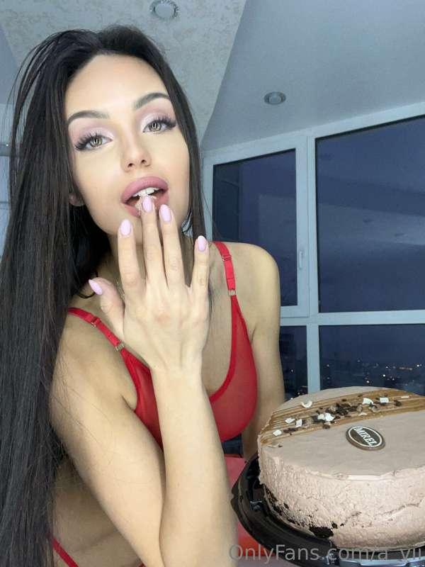 My birthday is about to come🥳🤩. Have you prepared a gift for..