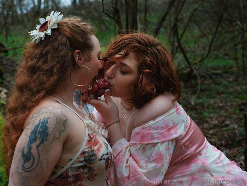 Grape eating nymphs ~ we need some extra hands tho 🧚🏼‍♀️