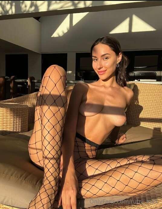 SUN-KISSED GODDESS. PURE LUXURY. 👑✨Your exotic fantasy is he..