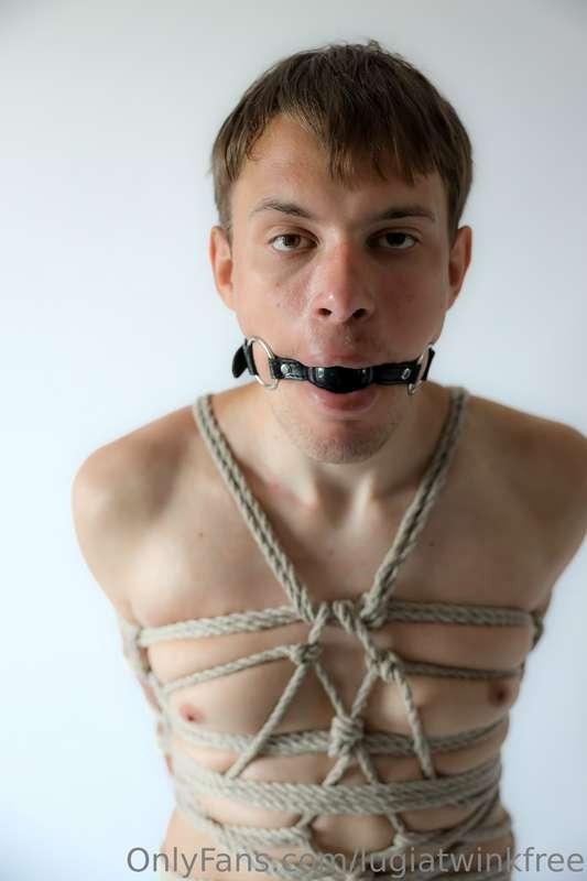Would you aid a helpless twink?

More to see:
https://onlyfa..