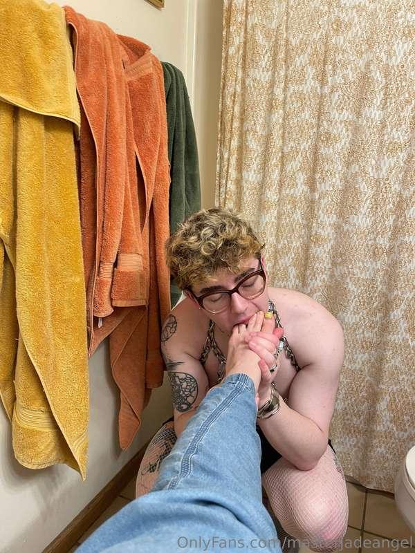 Tip if you wanna see the incredible video of us in the bathr..