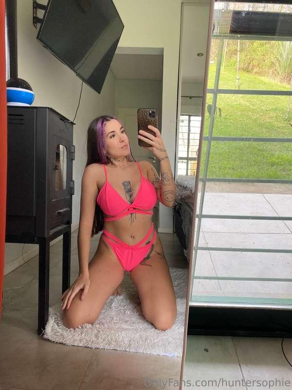 Sticky and bubblegum pink🌸