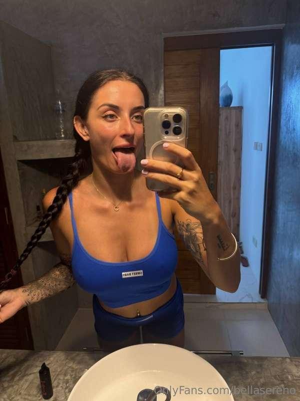 Gym time! 💙 Feeling good and ready to put in the work. It’s ..