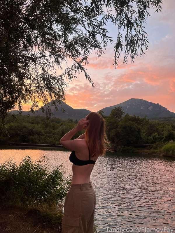 Very beautiful mountains and me :3

✦ #outdoor #lifestyle #gfe #redhead #natural #anime #petite #young #skinny #fyp ✦