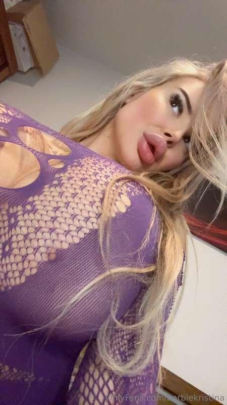 Your doll😋