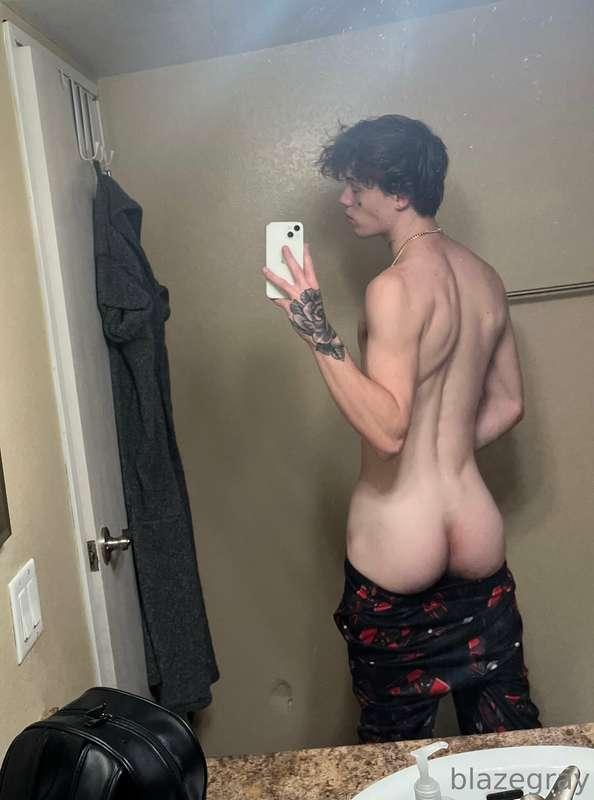 should I post more like this? 💞😈 <3