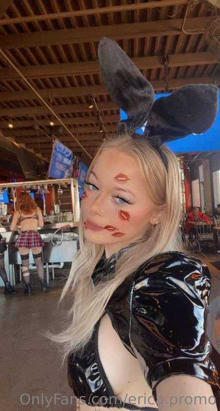 WOULD YOU GIVE ME YOUR CARROT🐇