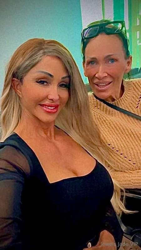🌏✈️ Just landed in Utah ✈️ with my bestie Mandy Bright to Su..